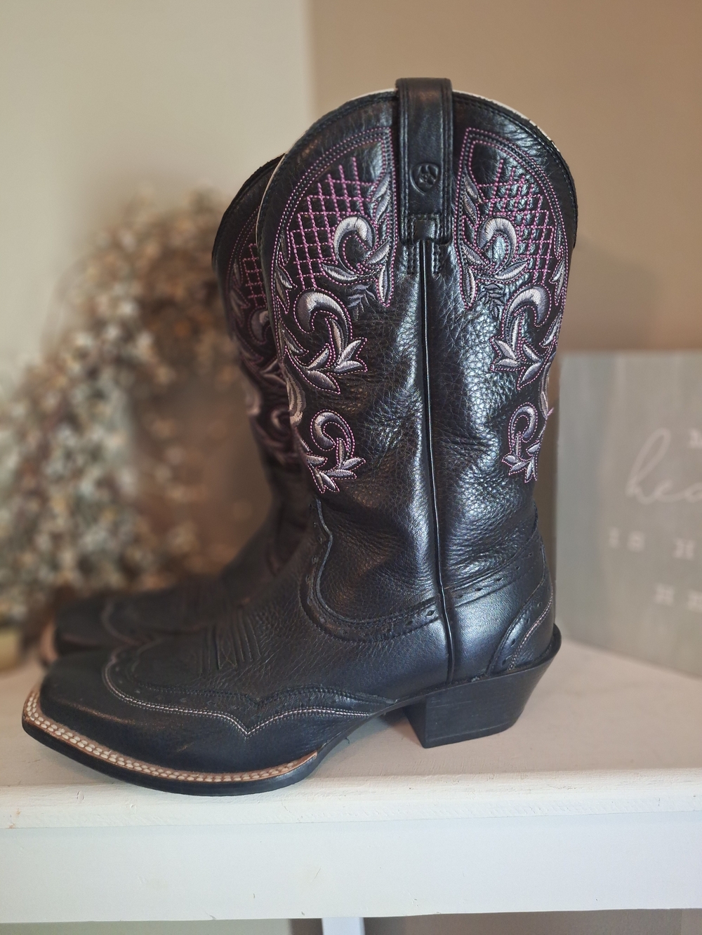 🪻 Ariat Women’s Black Leather Cowboy Boots Purple Embroidered Rose 8.5 - Picture 11 of 14